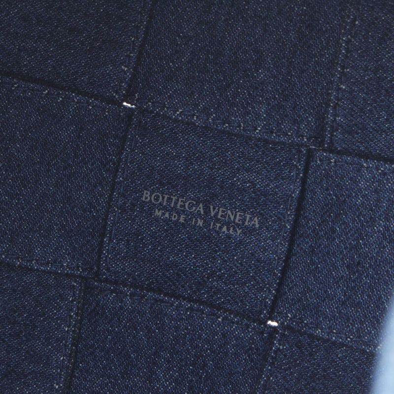 Small Denim Maxi Intrecciato Cassette Bucket Bag - Image 5