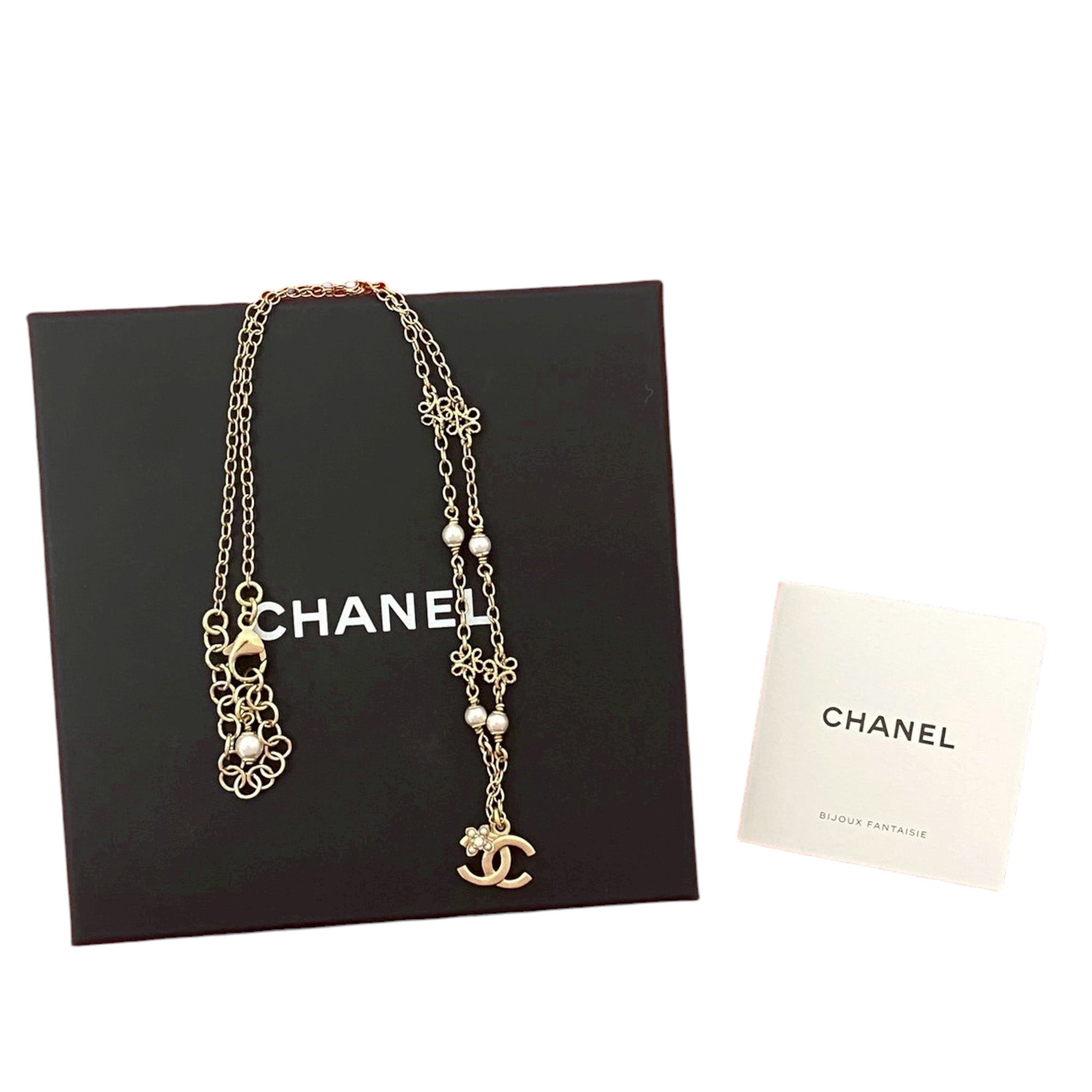 Gold Plated Faux Pearl CC Pendant Flower Station Necklace - Image 5