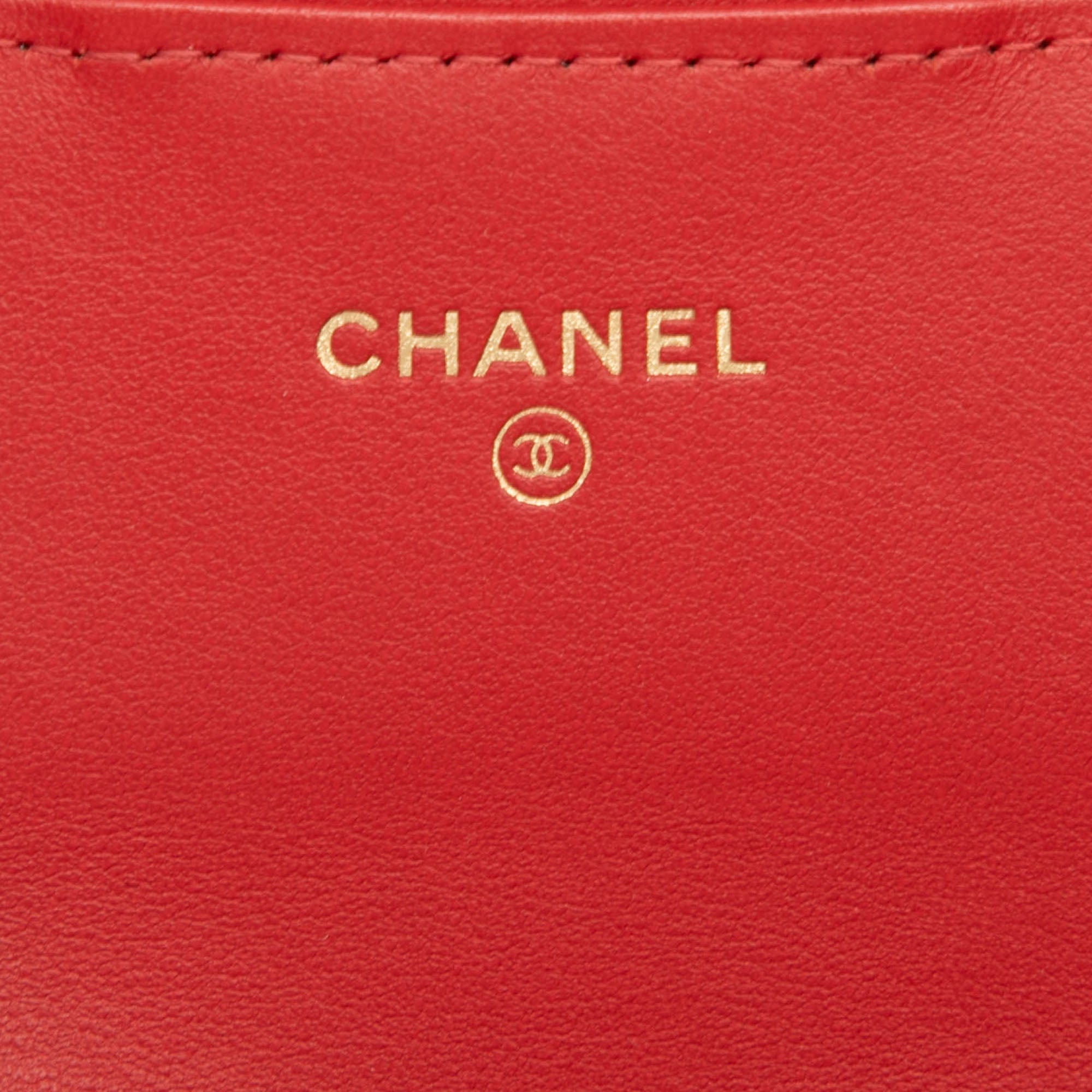 Quilted Aged Calfskin Reissue 2.55 Clutch with Chain - Image 5