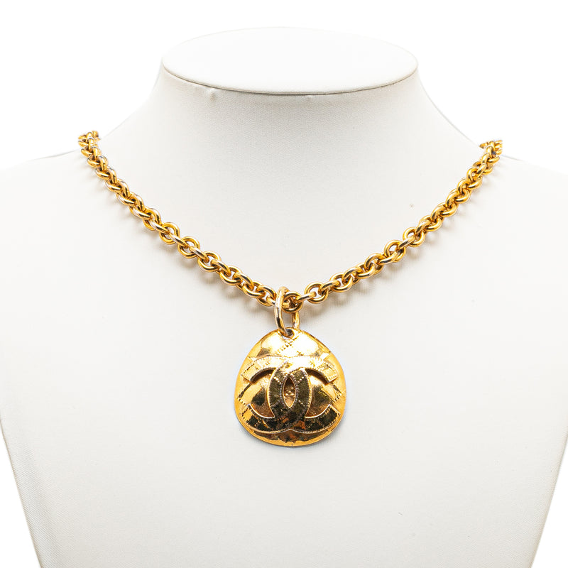 Gold Plated CC Round Pendant Necklace - Image 5
