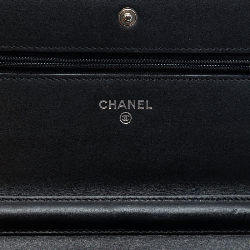 CC Quilted Calfskin Double Stitch Hamptons Wallet On Chain - Image 5