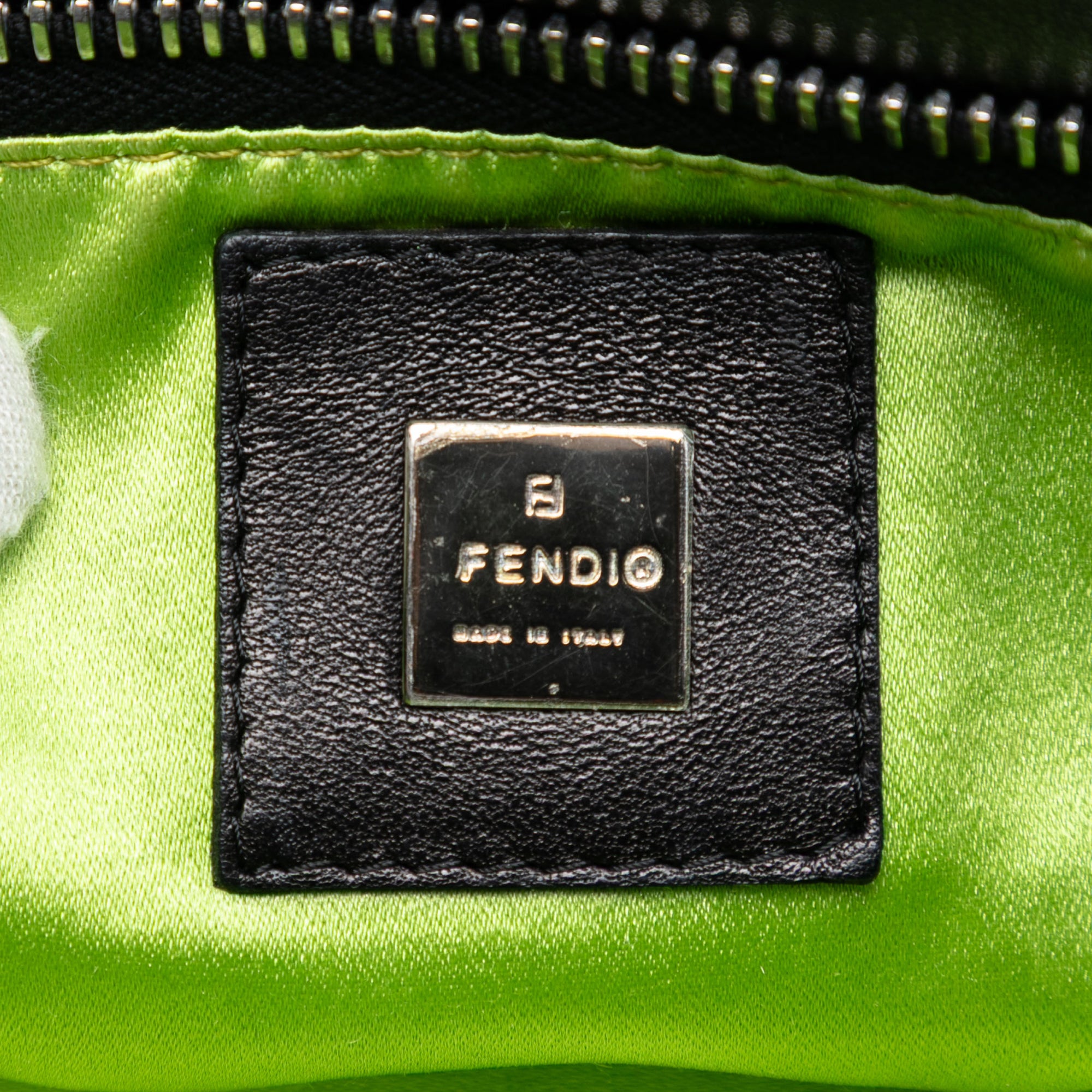 Leather FF Baguette Shoulder Bag - Image 5