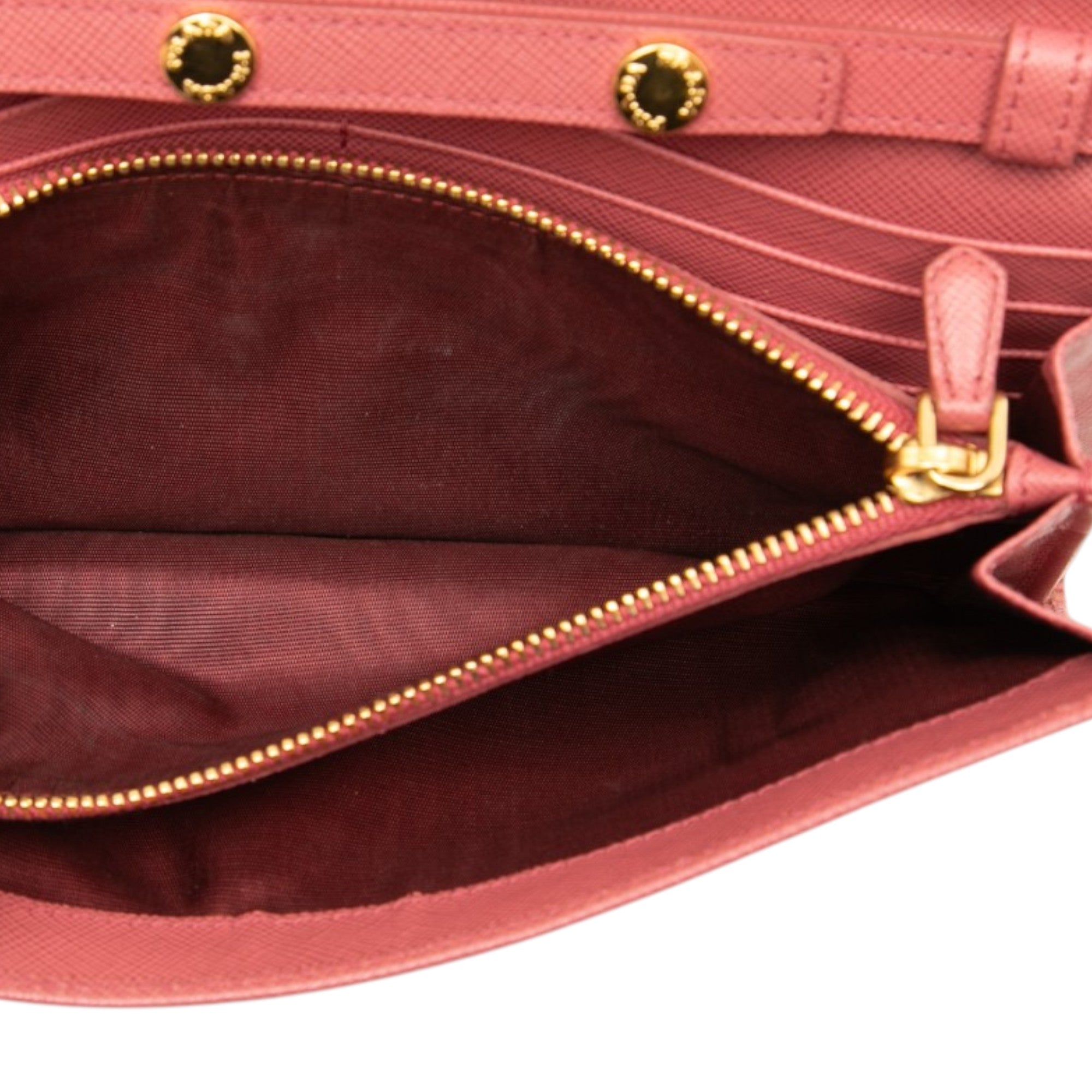 Saffiano Wallet On Chain - Image 4