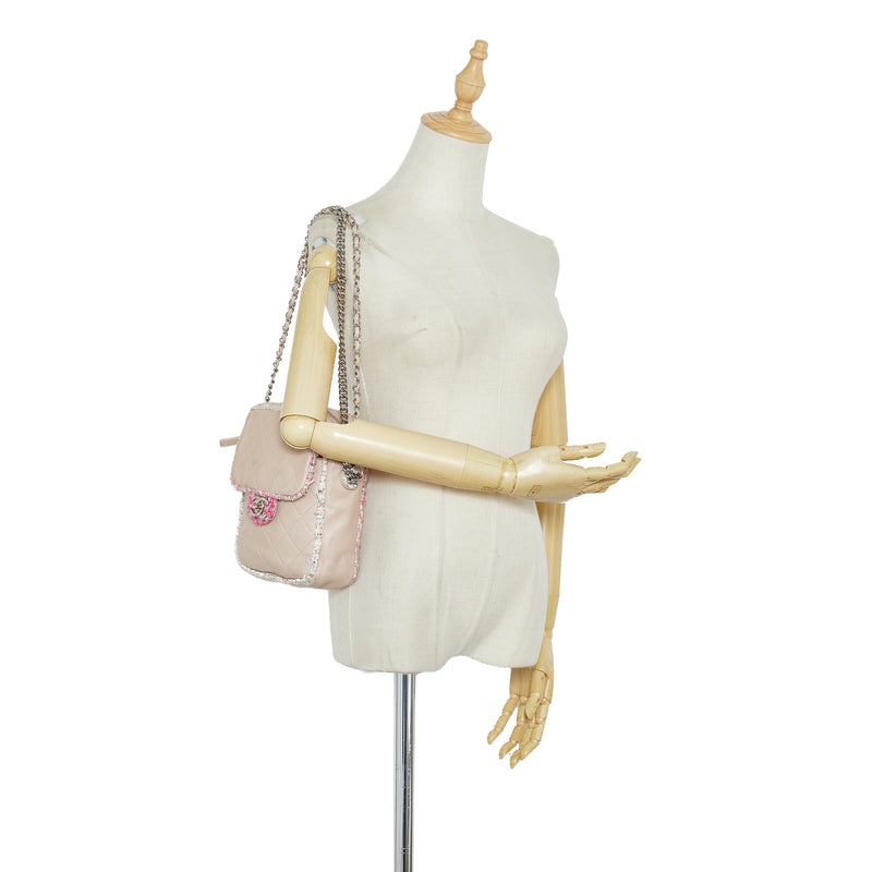 Elegant Tweed Crossbody - Image 11