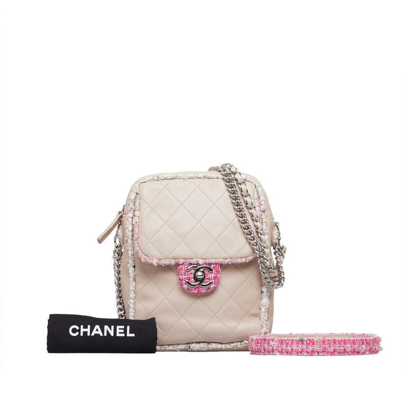 Elegant Tweed Crossbody - Image 12