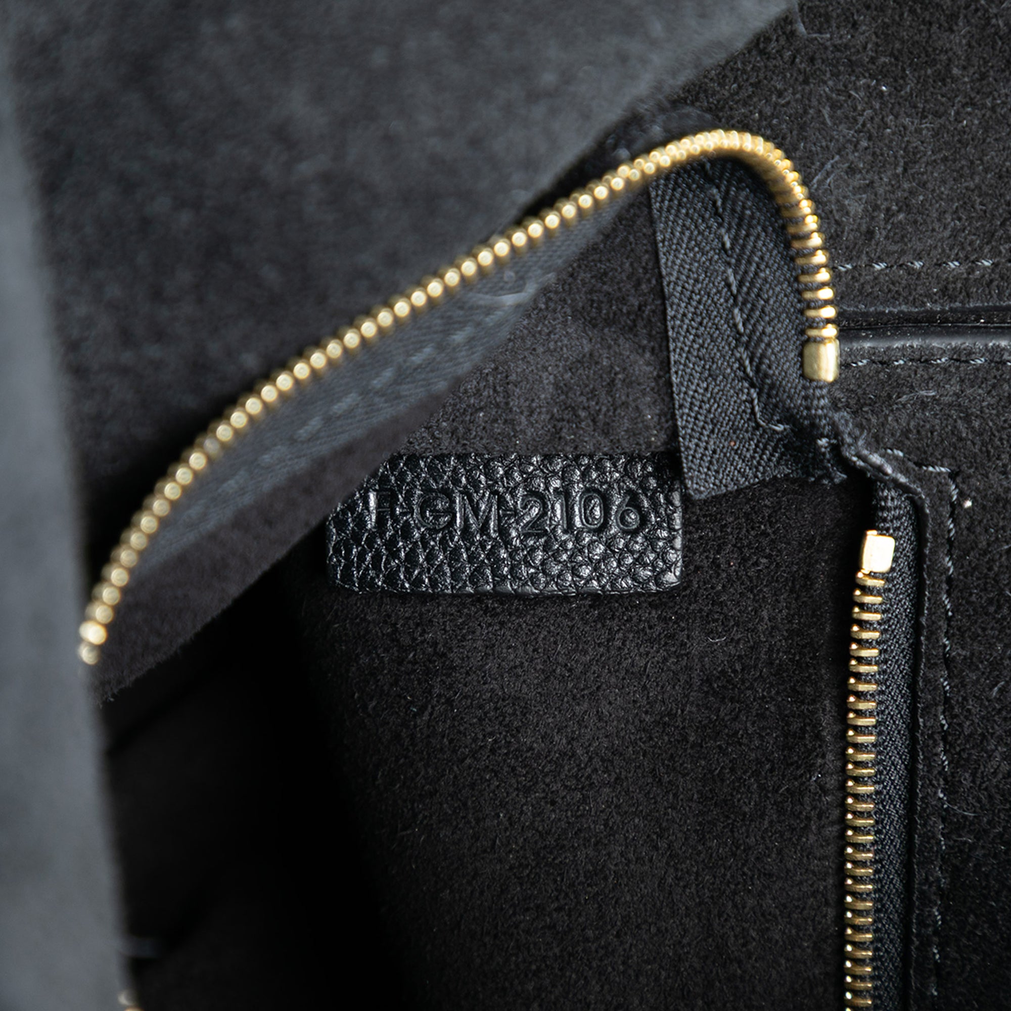 Medium Leather Seau Sangle Bucket Bag - Image 6