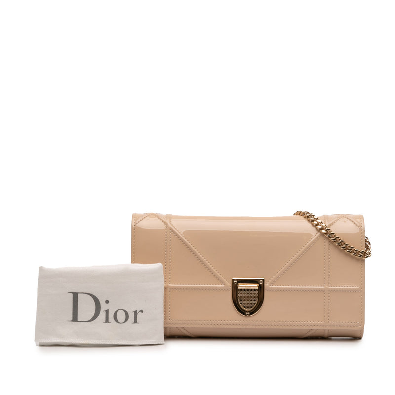 Patent Diorama Wallet On Chain - Image 7