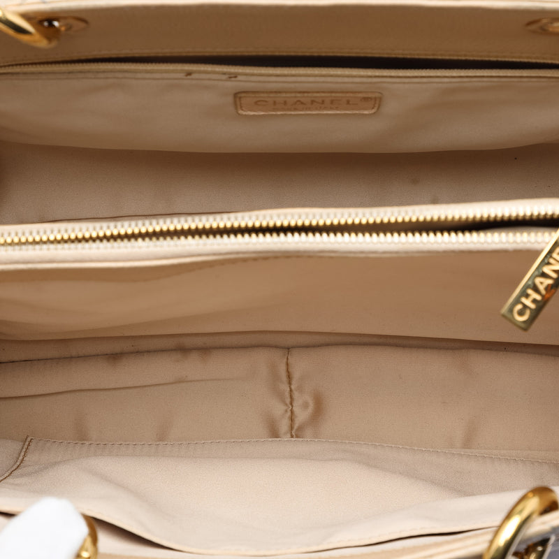 Caviar Grand Shopping Tote - Image 4
