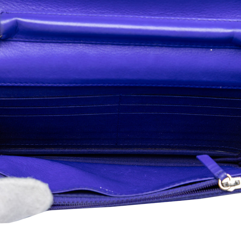 CC Quilted Calfskin Fancy Wallet On Chain - Image 4