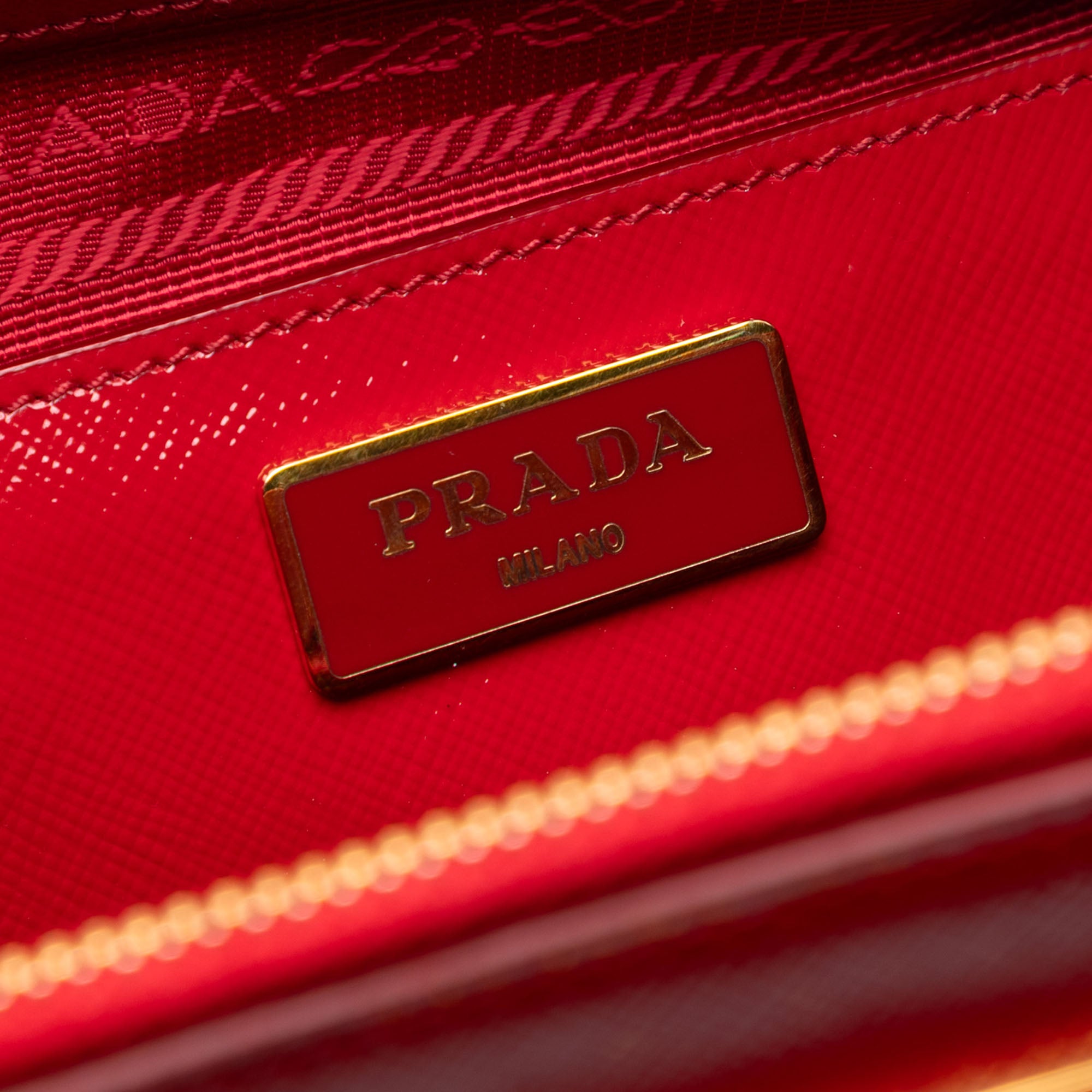 Medium Saffiano Vernice Galleria Double Zip Satchel - Image 5