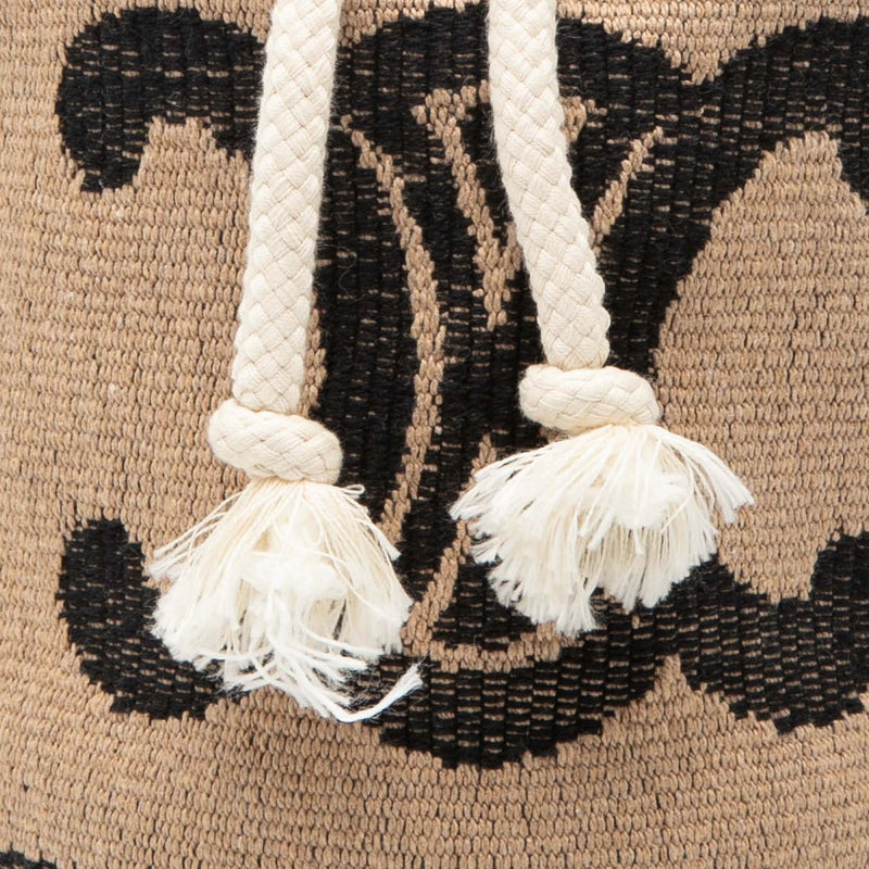 Small Triomphe Raffia Drawstring Bucket Bag - Image 7