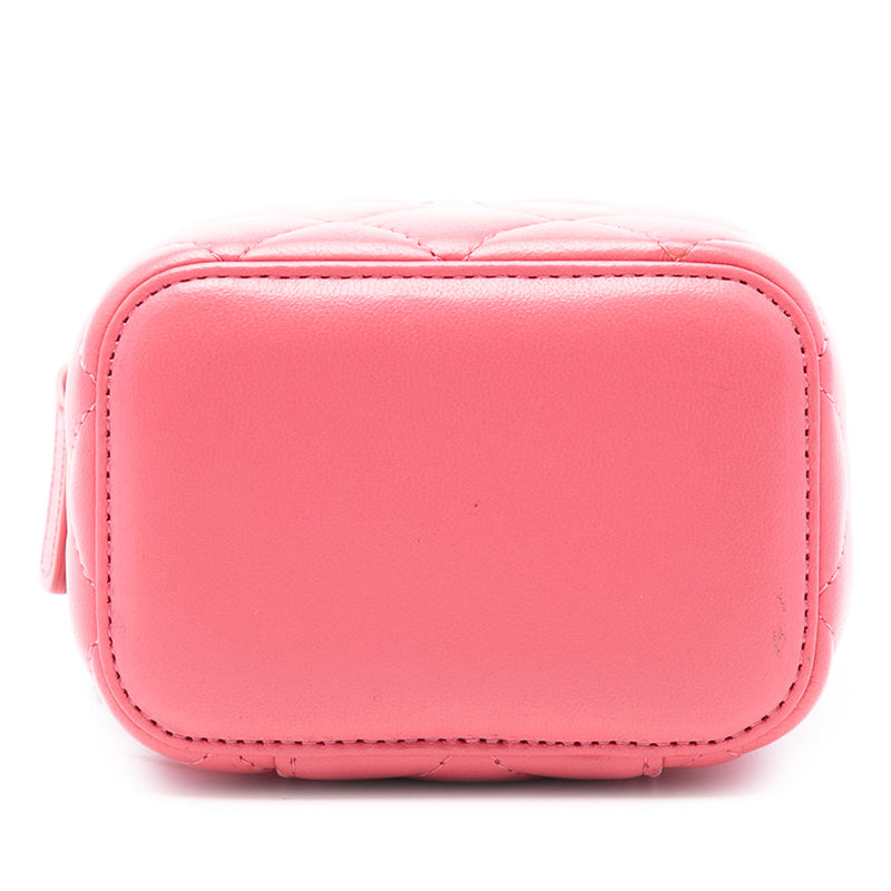 Mini Quilted Lambskin Top Handle Vanity Case With Chain - Image 3
