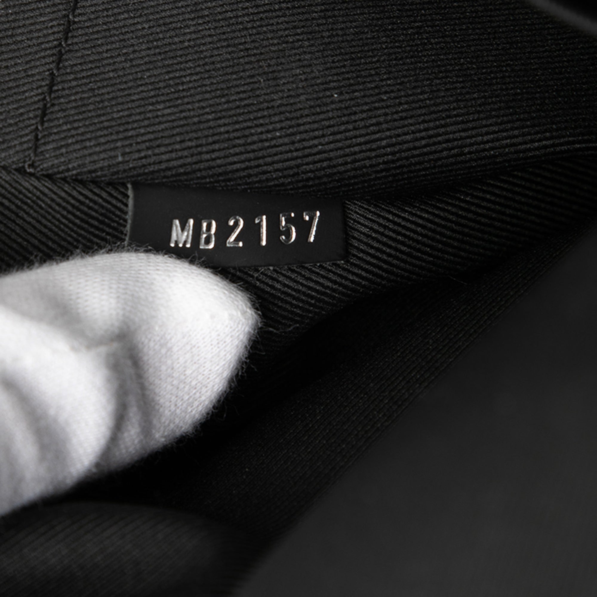Damier Graphite Avenue Sling - Image 6