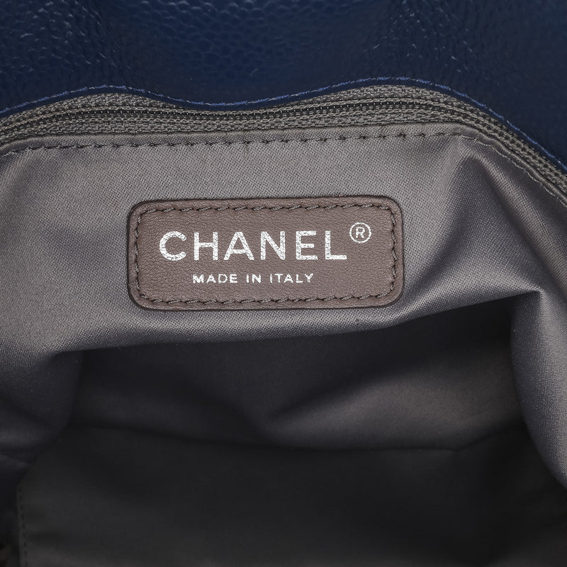 Caviar Petite Shopping Tote - Image 5