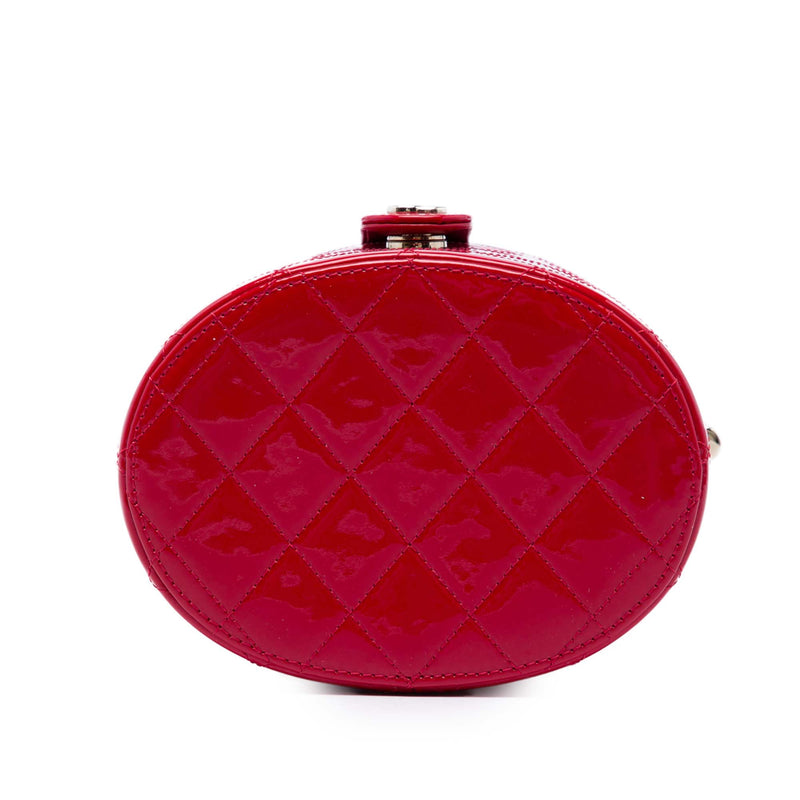 CC Quilted Patent Round Vanity Case with Chain - Image 3