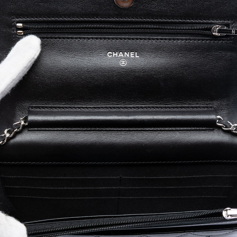 CC Bicolor Quilted Patent Wallet on Chain - Image 4