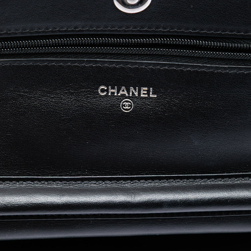 CC Bicolor Quilted Patent Wallet on Chain - Image 5