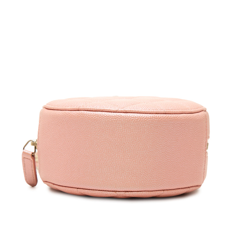 CC Quilted Iridescent Caviar Round Clutch With Chain - Image 3