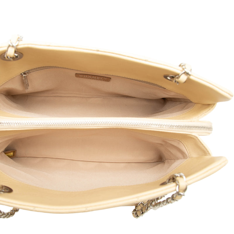 Petite Caviar Timeless Tote - Image 4