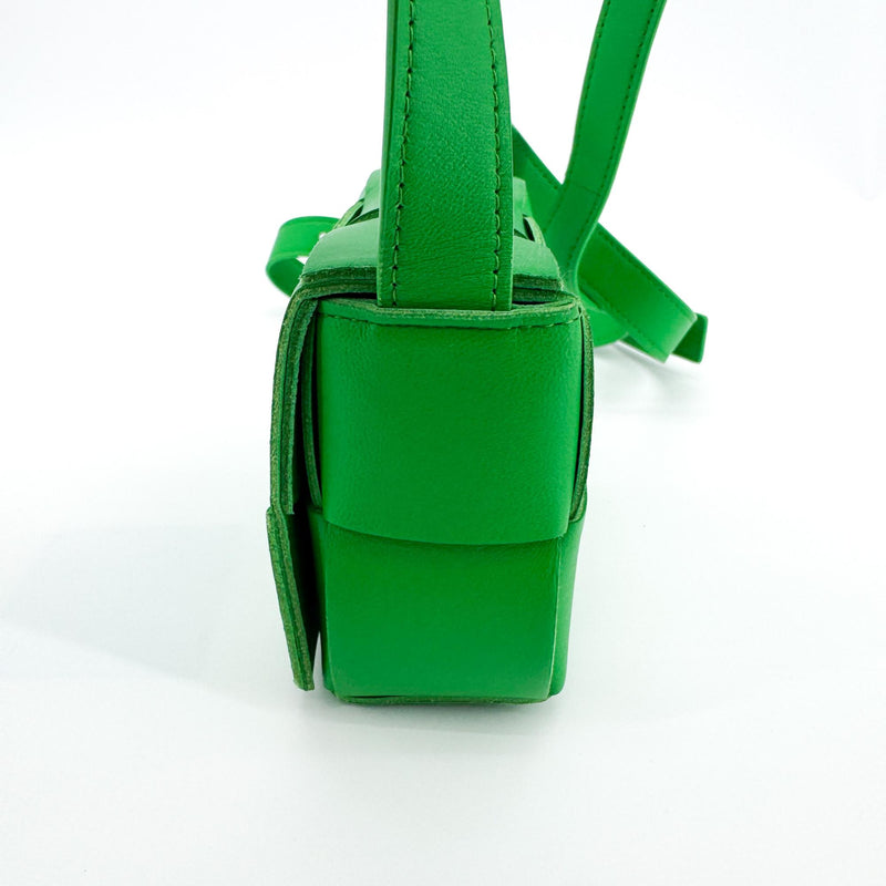 Bottega Veneta Cassette Maxi Intrecciato Leather Green Bag