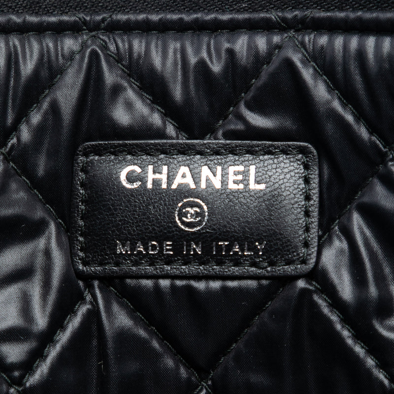 Medium Bicolor Lambskin Boy O Case Clutch - Image 5