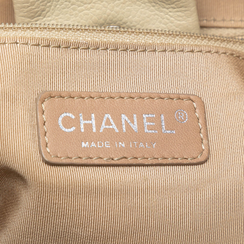 CC Quilted Caviar Expandable Tote - Image 5