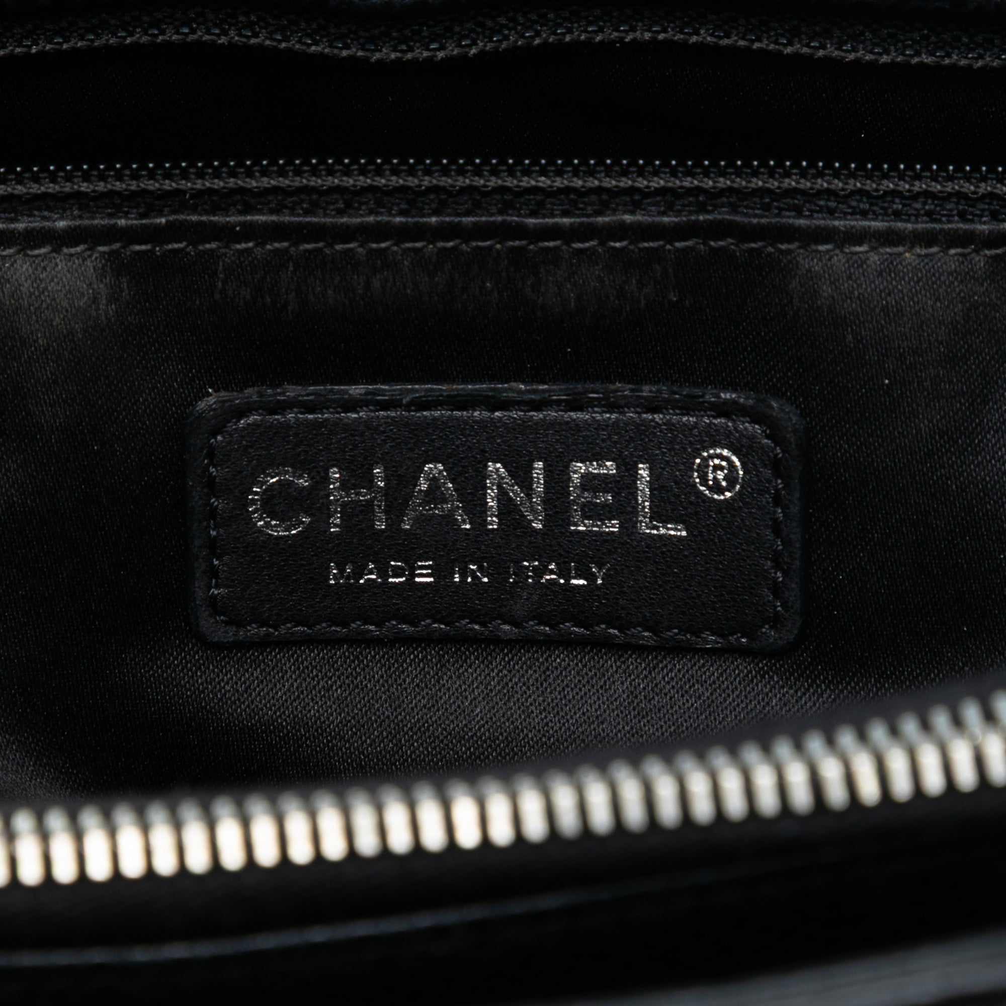 Caviar Grand Shopping Tote - Image 5
