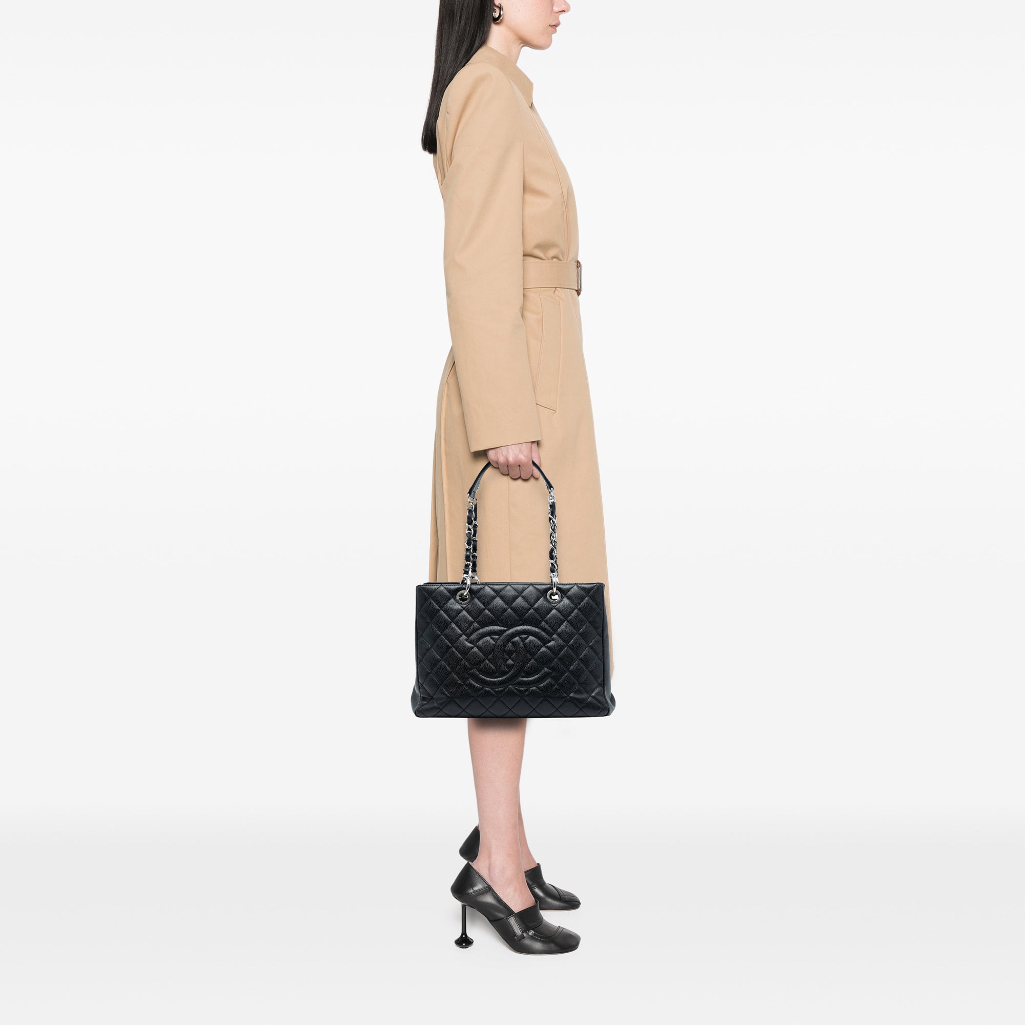 Caviar Grand Shopping Tote - Image 7