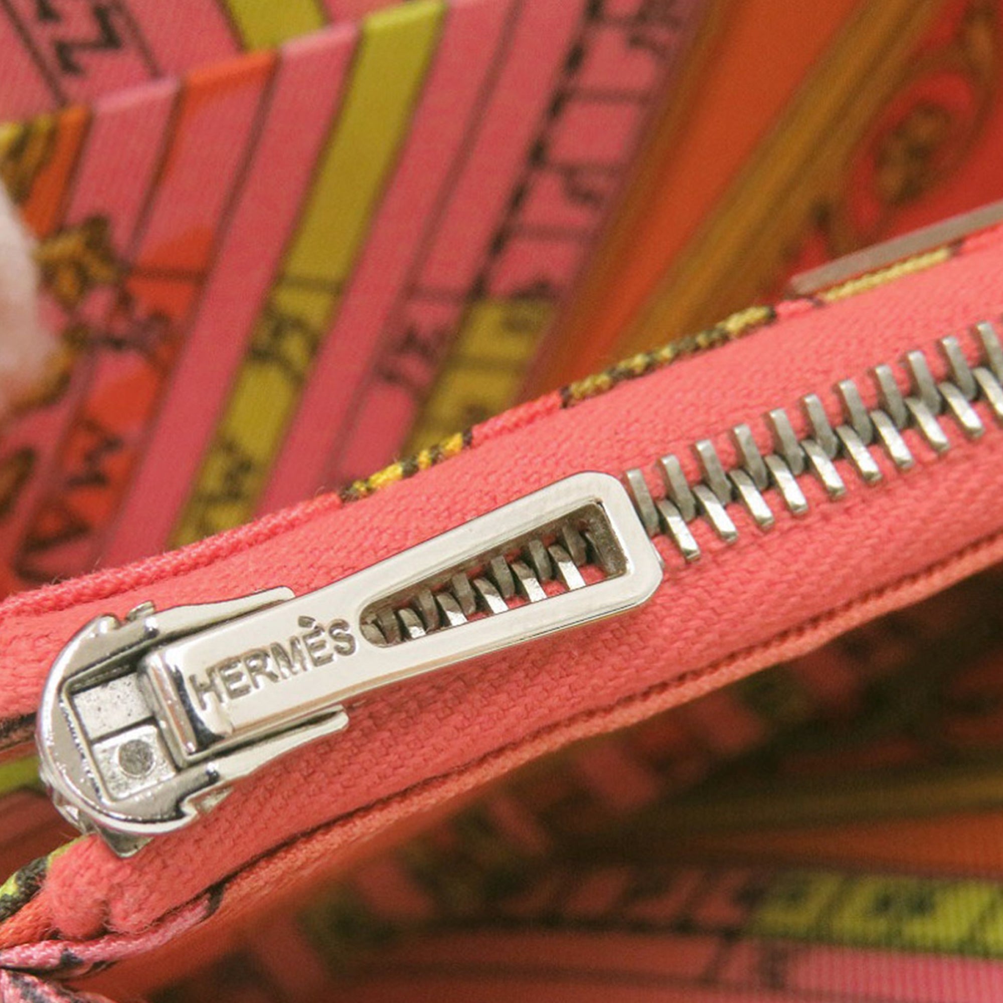 Epsom Silk In Compact Wallet - Image 7