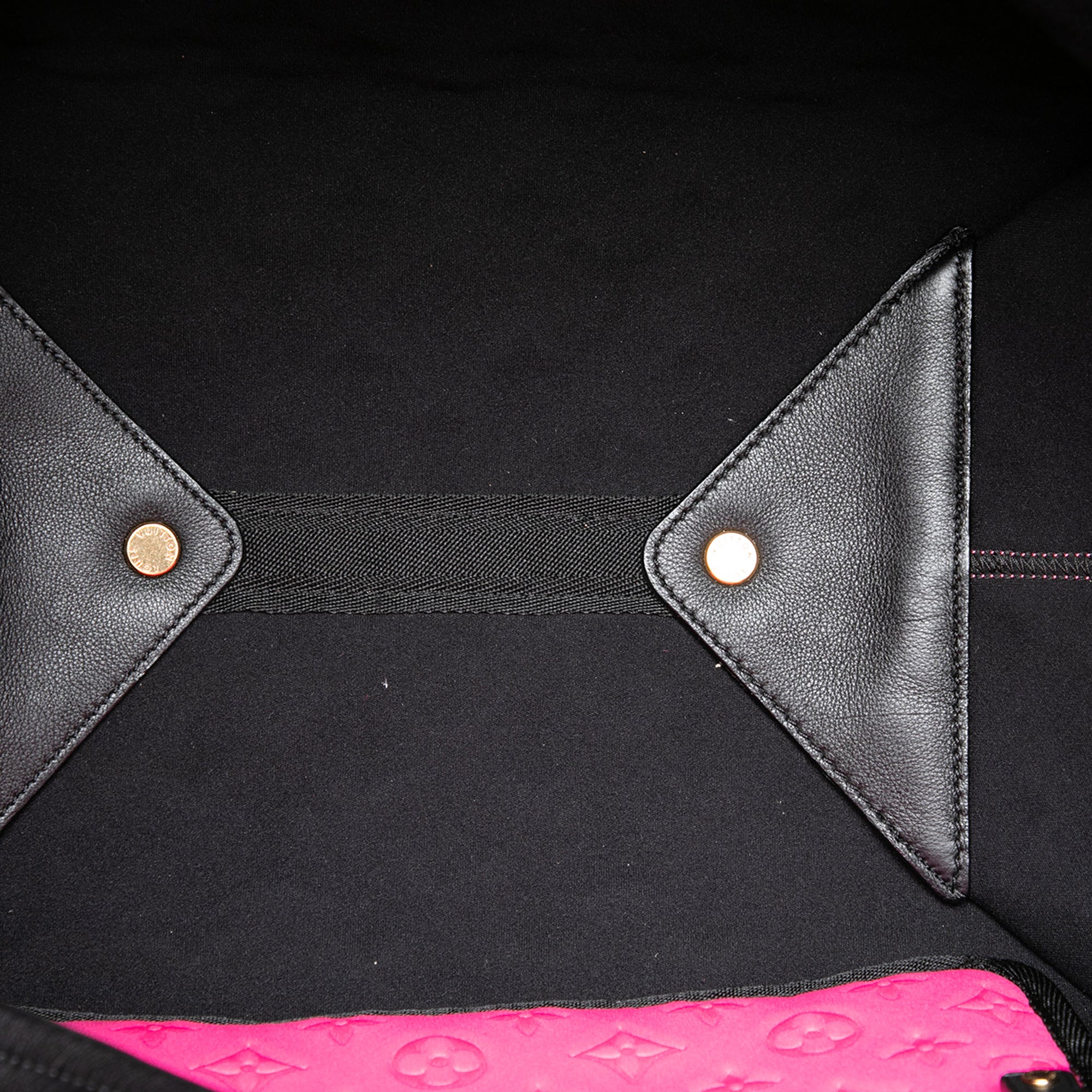 Monogram Embossed Neoprene Scuba MM - Image 4