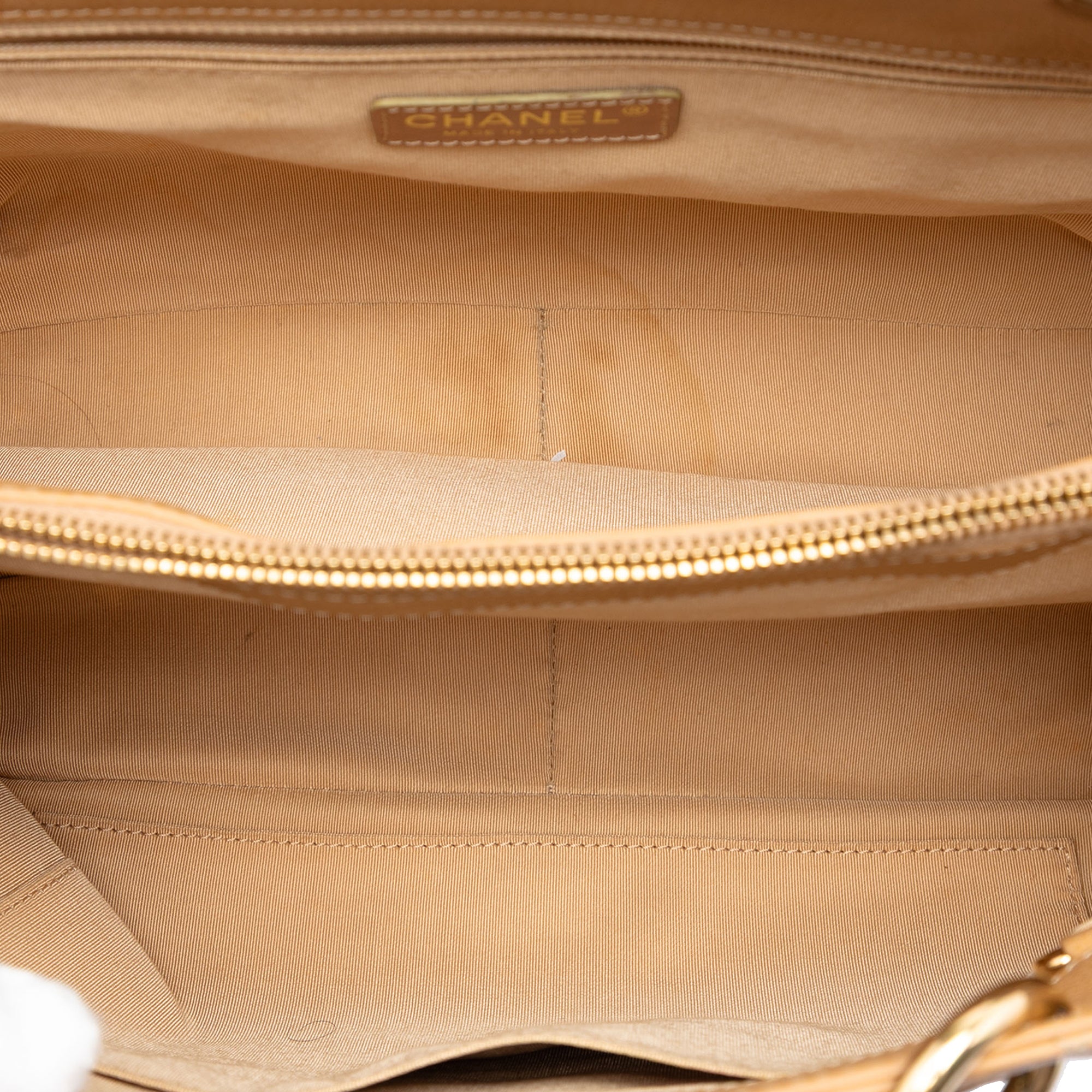 Caviar Grand Shopping Tote - Image 4