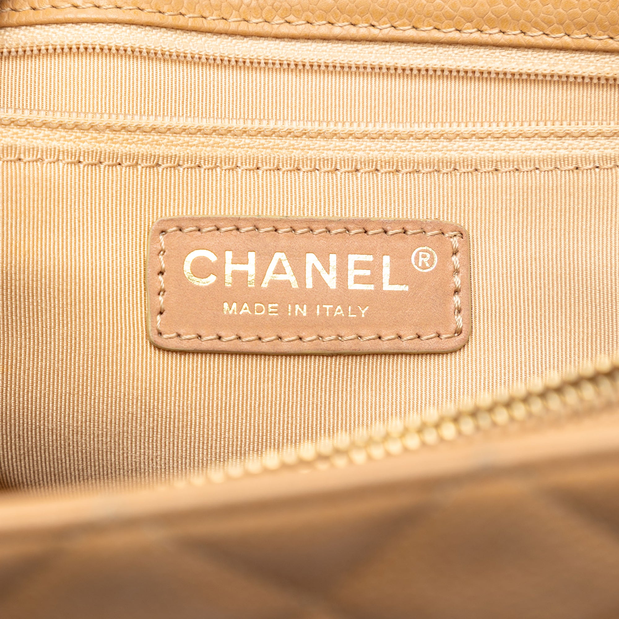 Caviar Grand Shopping Tote - Image 5