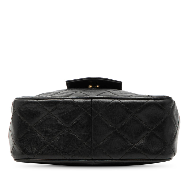CC Quilted Lambskin Tassel Camera Bag - Image 3