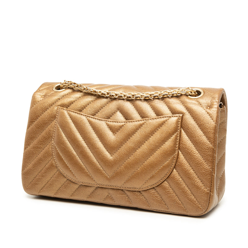 Chevron Metallic Aged Calfskin Reissue 2.55 Double Flap 225 - Image 2