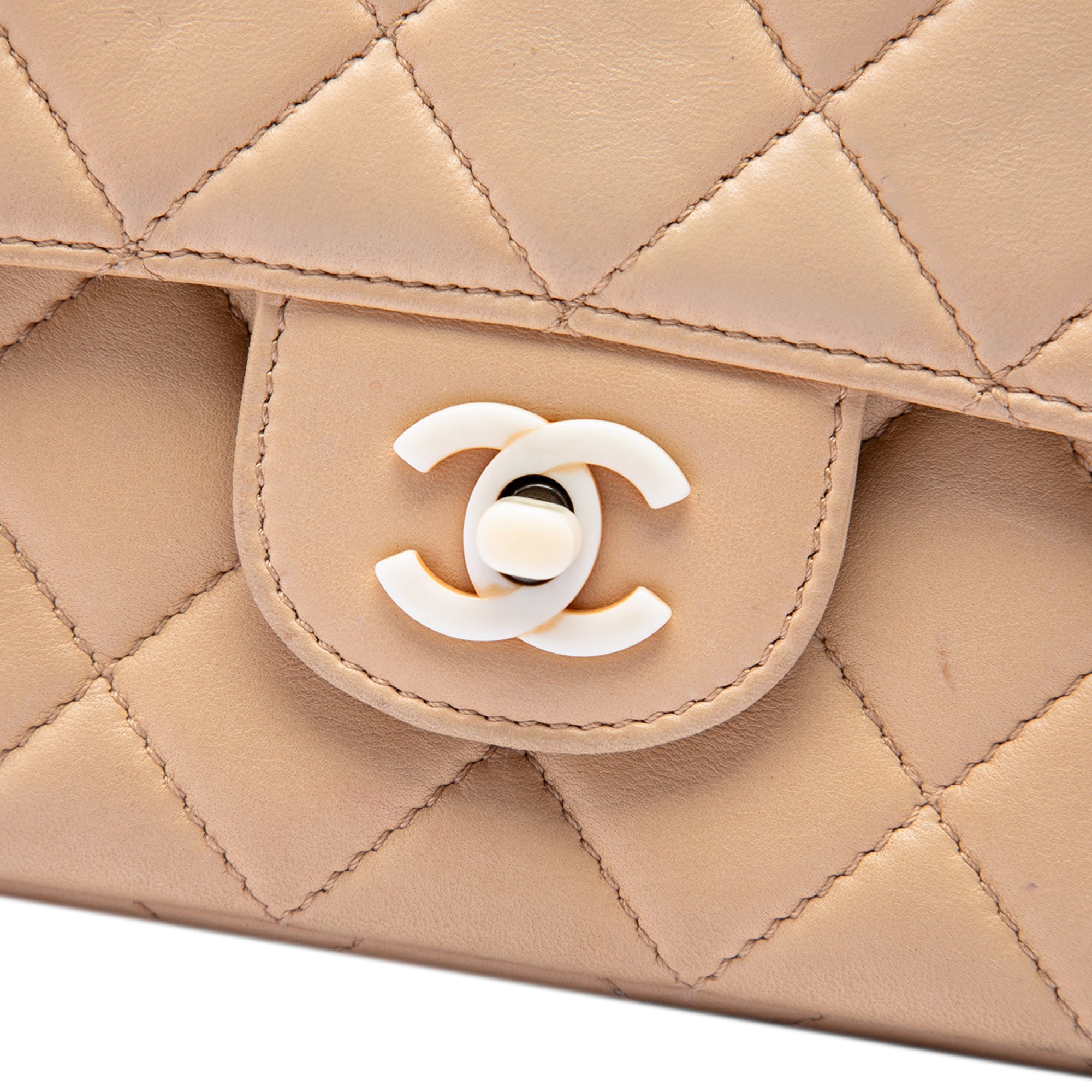 CC Quilted Lambskin Resin Chain Single Flap - Image 5