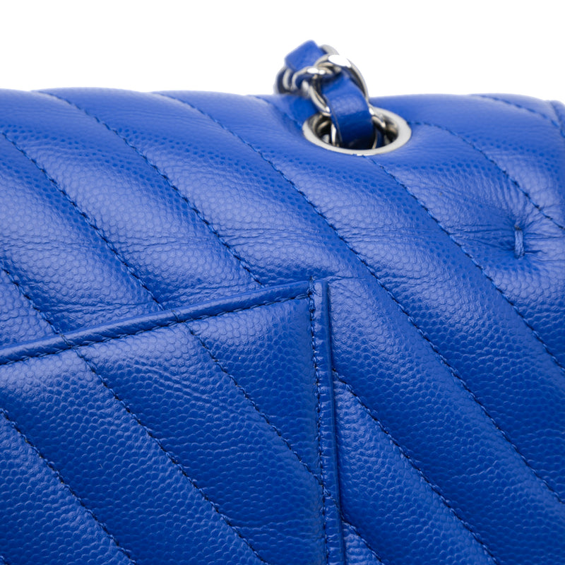 Medium Classic Chevron Caviar Double Flap - Image 10