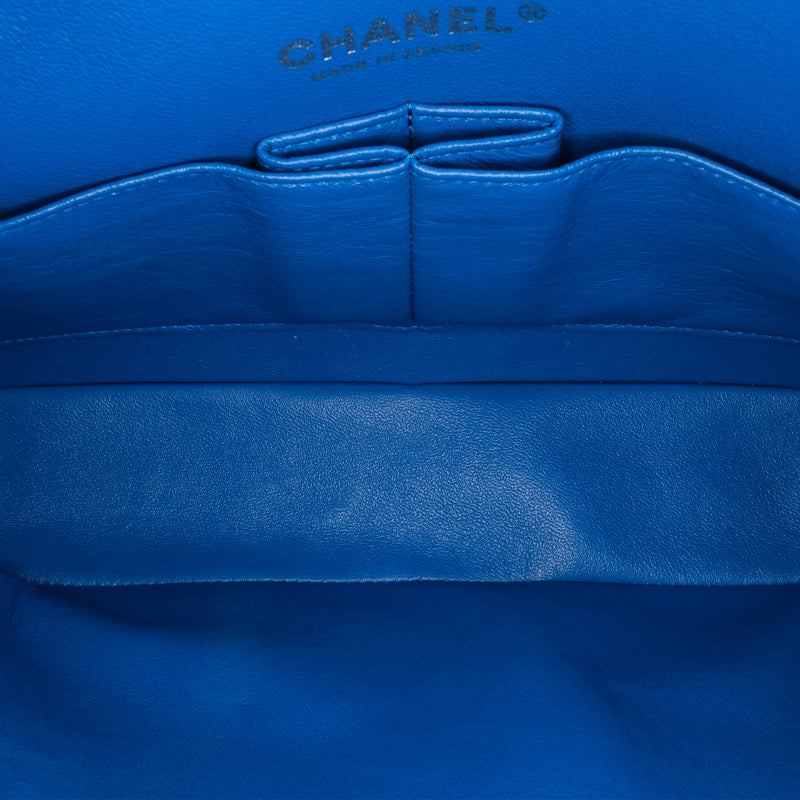 Medium Classic Chevron Caviar Double Flap - Image 4