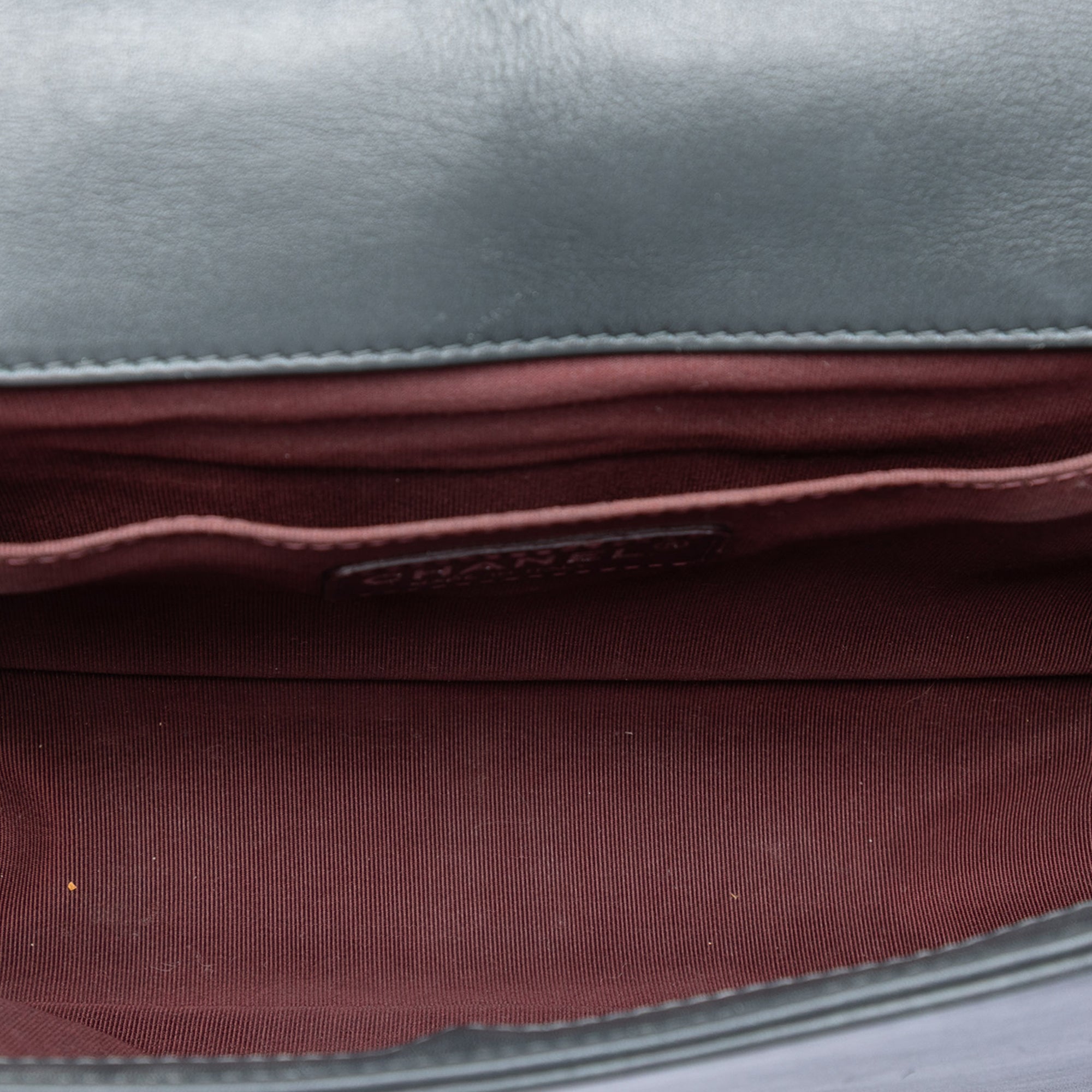 Old Medium Chevron Lambskin Boy Flap - Image 4