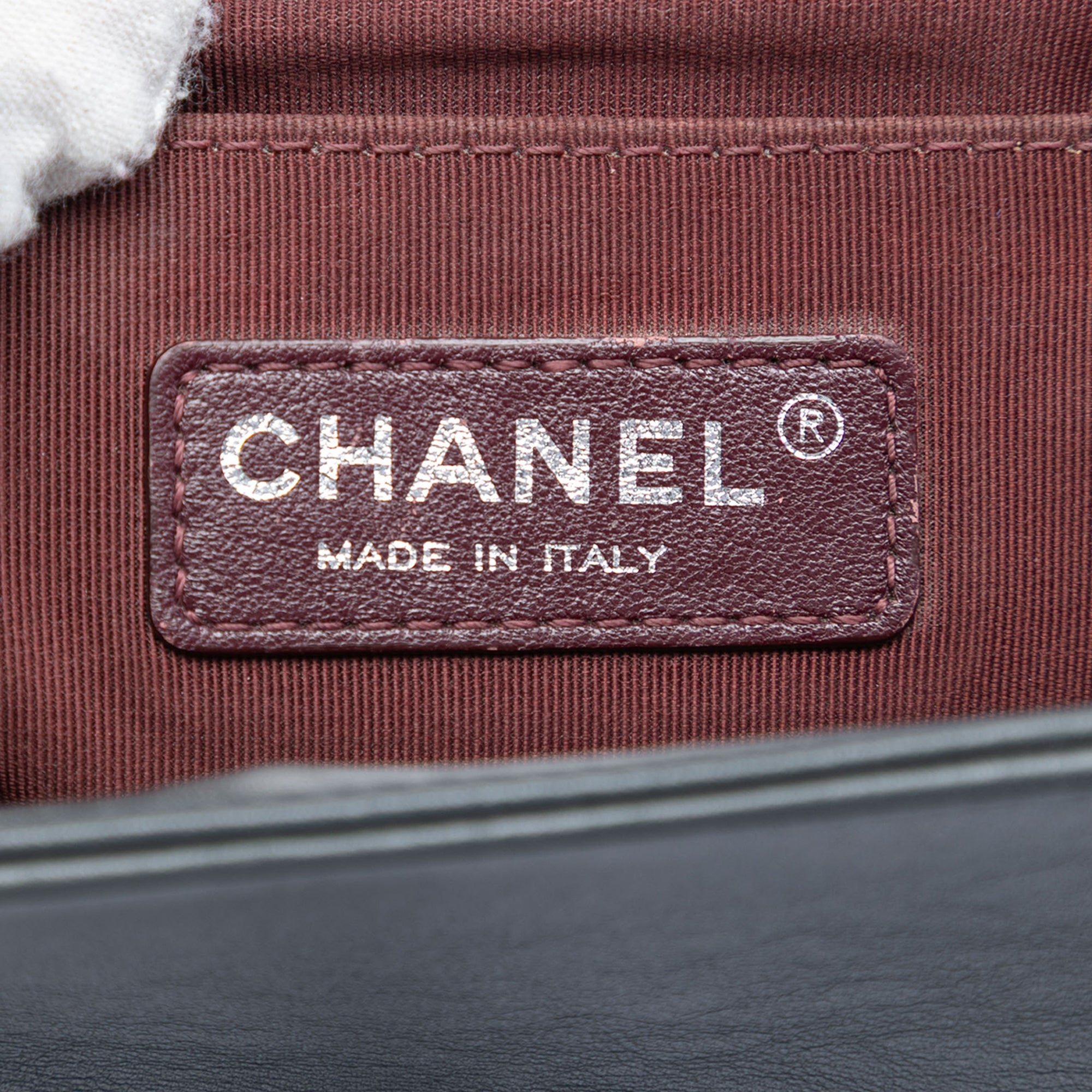 Old Medium Chevron Lambskin Boy Flap - Image 5