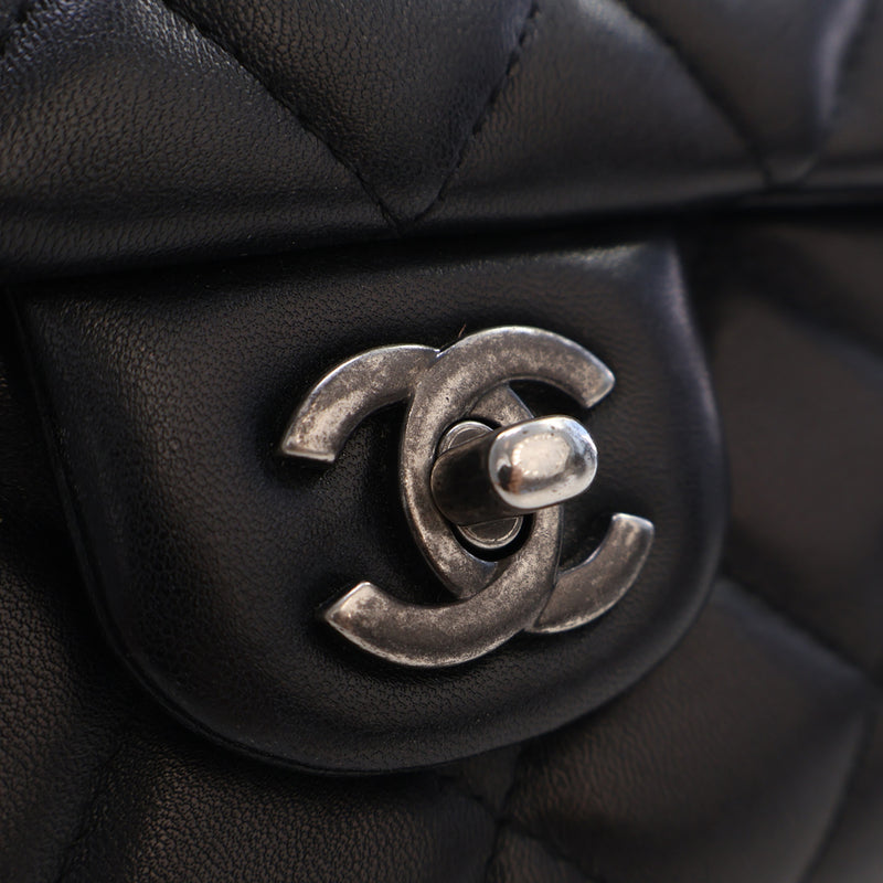 CC Quilted Lambskin Flap Clutch with Chain - Image 7
