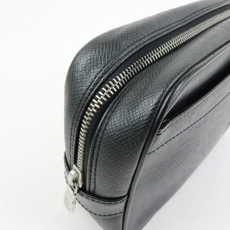 Louis Vuitton Kaluga Pochette Clutch Taiga Leather Black
