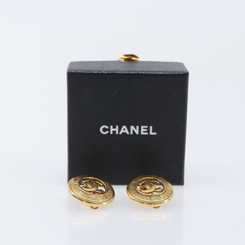 Chanel Vintage Cc Round Clip-On Metal Gold Bijoux