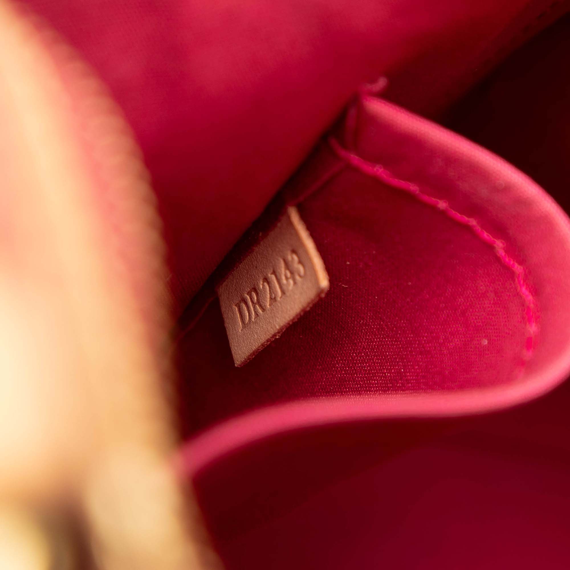 Monogram Vernis Brea MM - Image 6