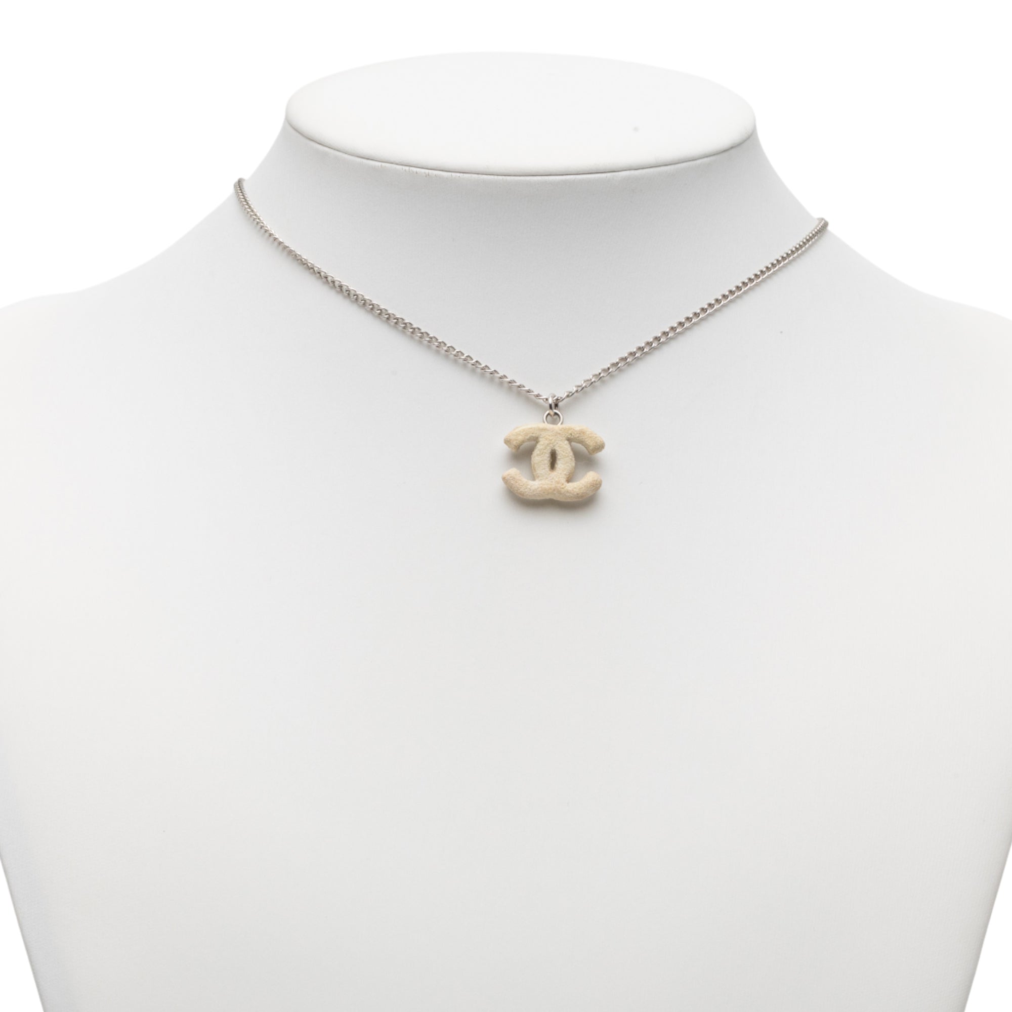 Silver Plated Textured CC Pendant Necklace - Image 5