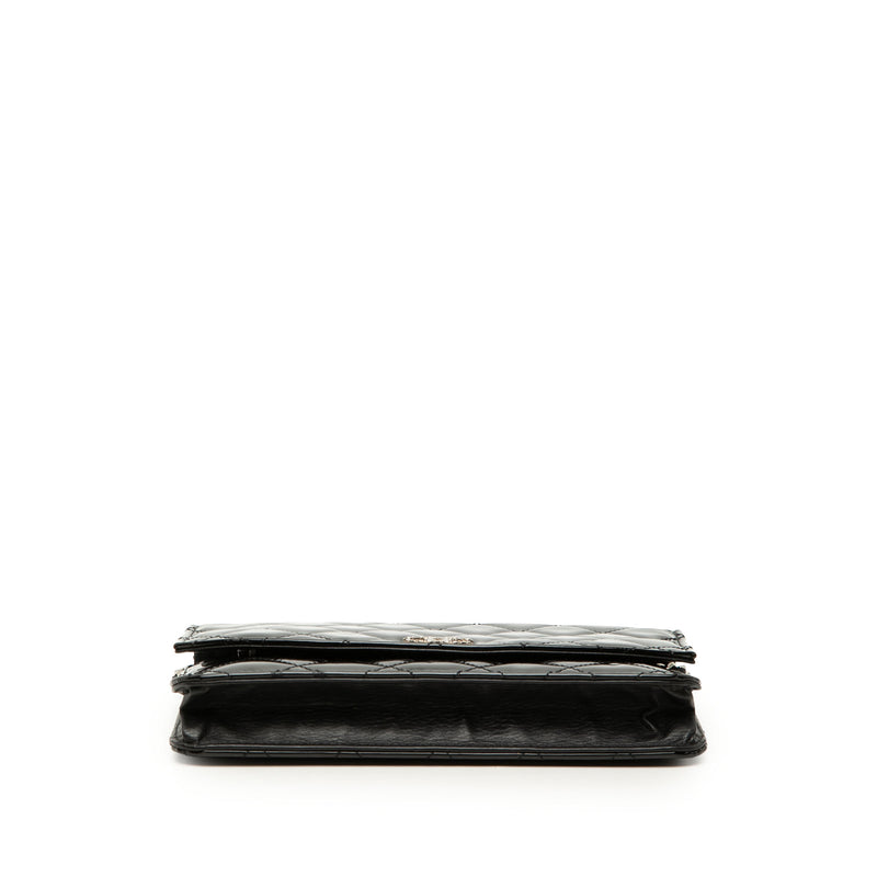 CC Quilted Patent Brilliant Wallet On Chain - Image 3