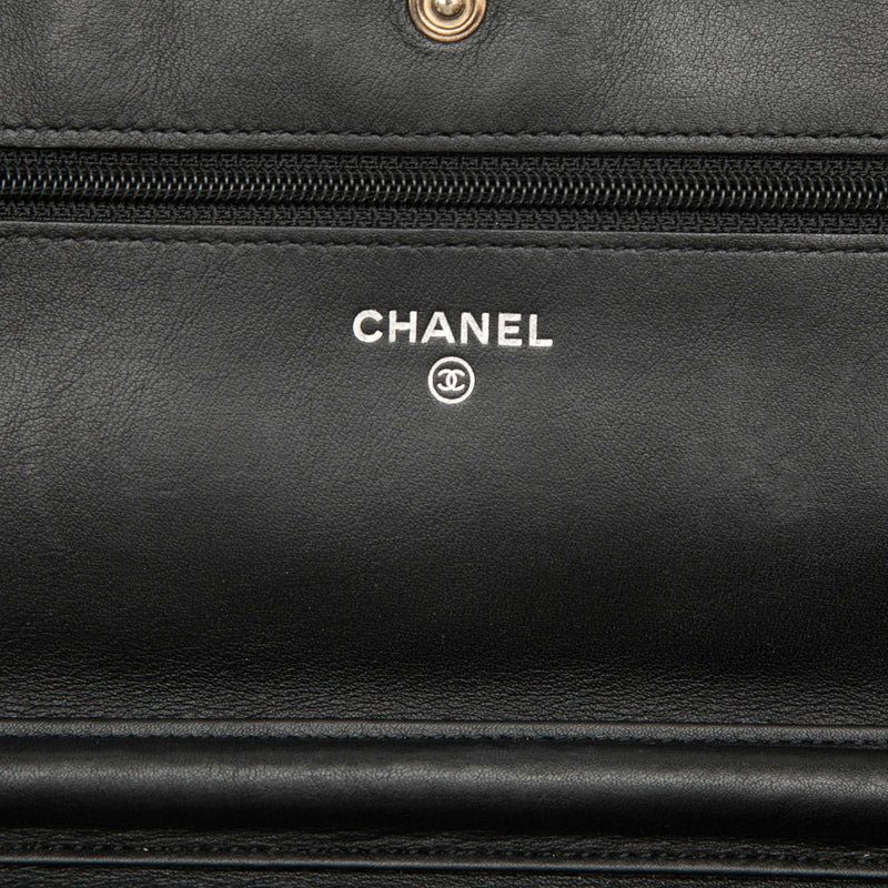 CC Quilted Patent Brilliant Wallet On Chain - Image 5