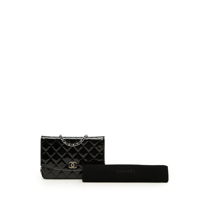 CC Quilted Patent Brilliant Wallet On Chain - Image 7