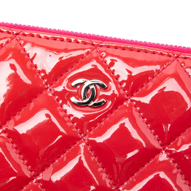 Small Quilted Patent O Case Clutch - Image 5