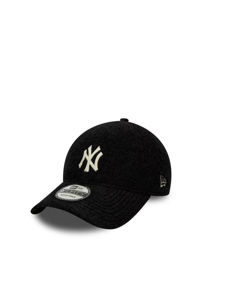 New Era Cap 60915753 Plush Borg Winter Baseball — Black Crown Caps