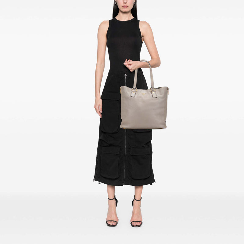Vitello Daino Side Zip Shopper Tote - Image 11